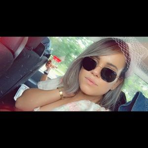 Meet your Posher, Diana